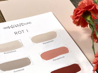 Handgestrichene Farbmuster in roten Pastelltönen zur Bestellung im Farben Online Shop.