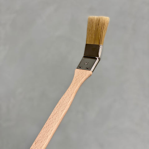 Flachpinsel mit 35 mm Breite für präzise Malerarbeiten und saubere Kanten.